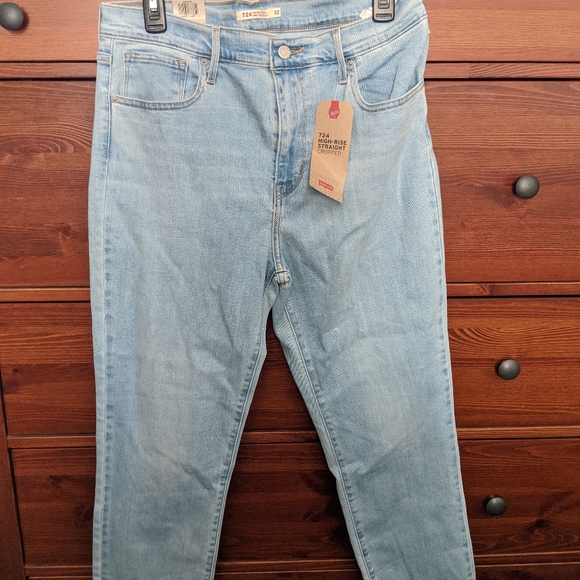 Levi Strauss Light Wash High Rise Cropped Jeans - Picture 1 of 8